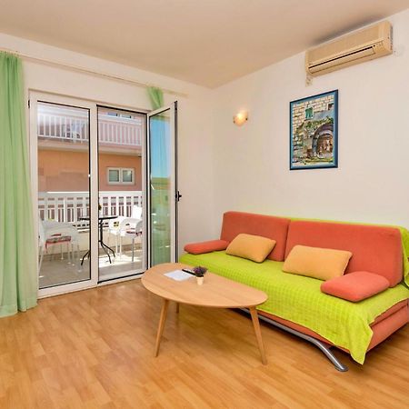Lovely Apartment In Makarska With Kitchen Ngoại thất bức ảnh